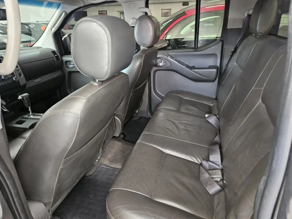 NISSAN Frontier - Foto