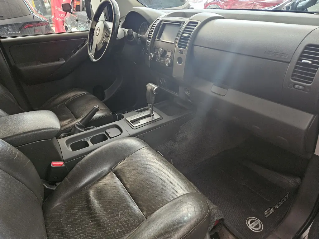 NISSAN Frontier - Foto
