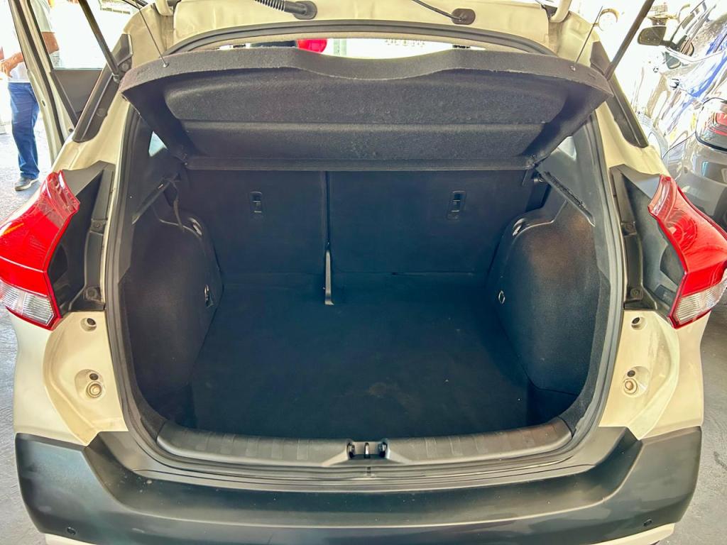 NISSAN Kicks - Miniatura