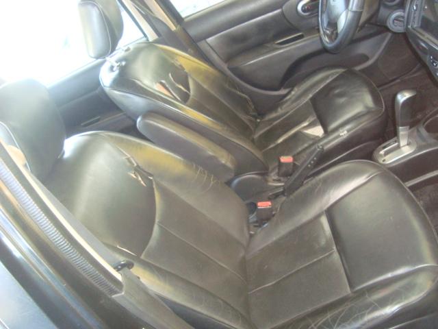 NISSAN Livina - Foto