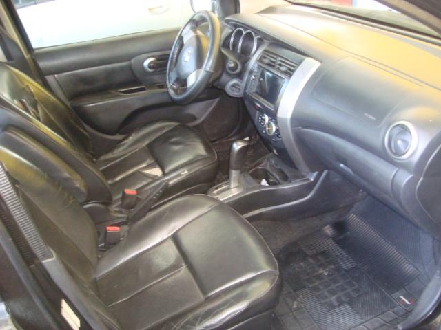 NISSAN Livina - Foto