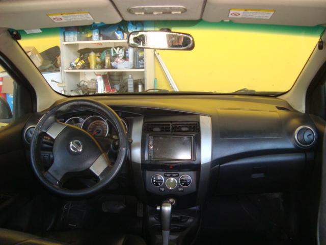 NISSAN Livina - Foto