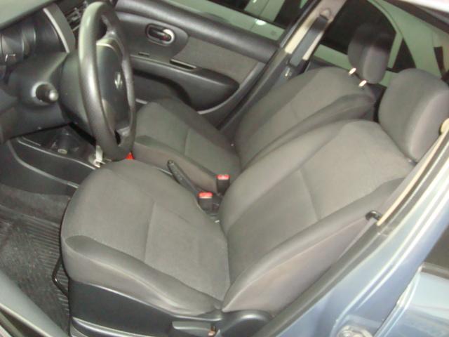 NISSAN Livina - Foto