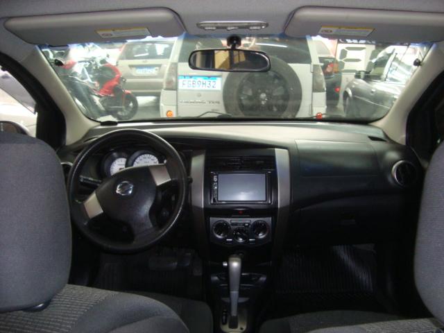 NISSAN Livina - Foto