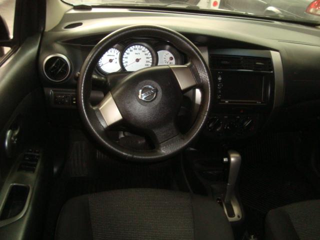 NISSAN Livina - Foto