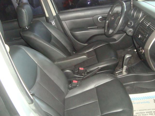 NISSAN Livina - Foto