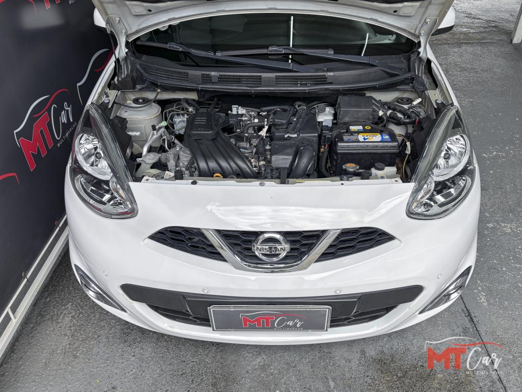 NISSAN March - Foto