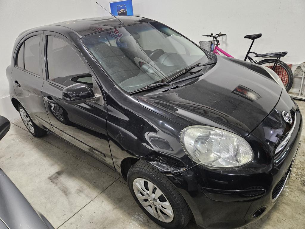 NISSAN March - Foto