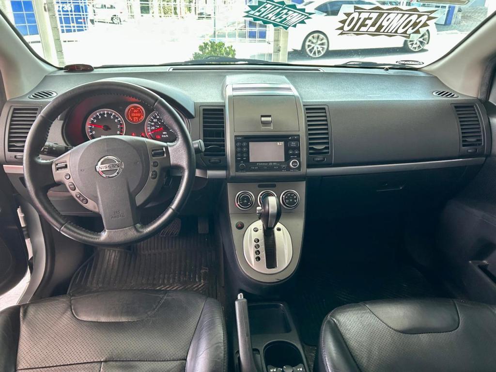 NISSAN Sentra - Foto