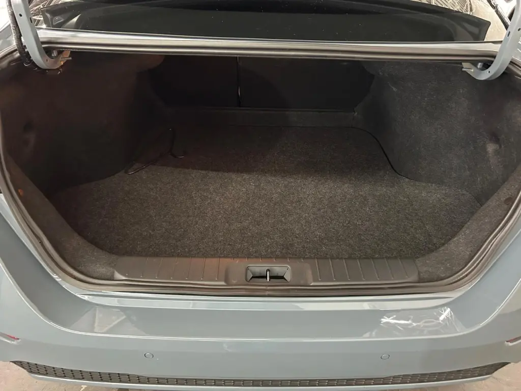 NISSAN Sentra - Foto
