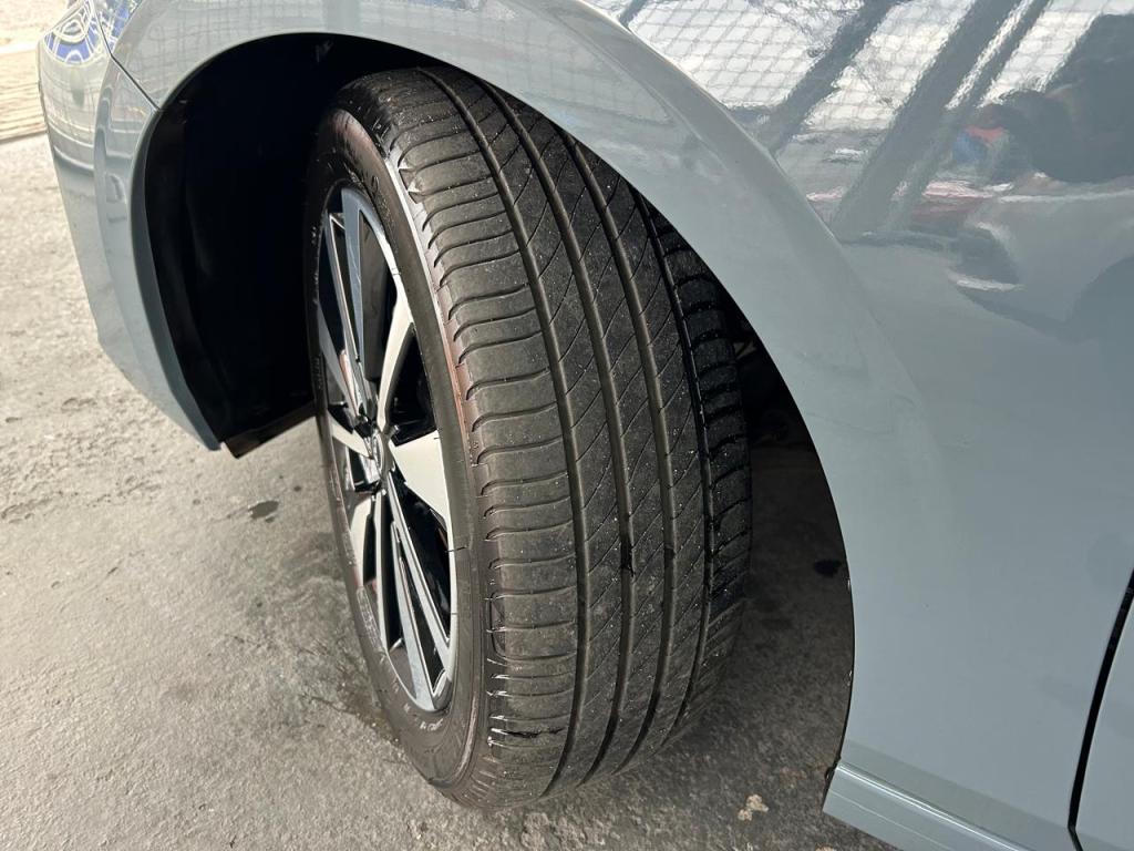 NISSAN Sentra - Foto