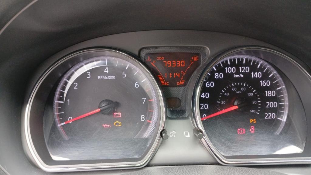 NISSAN Versa Sedan - Foto