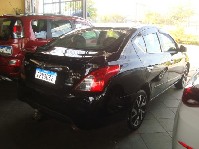 NISSAN Versa Sedan - Foto