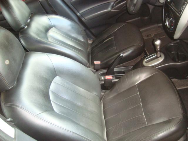 NISSAN Versa Sedan - Foto