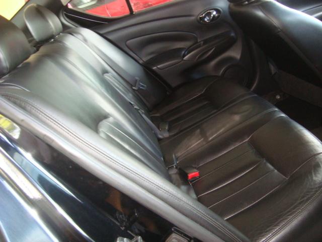 NISSAN Versa Sedan - Foto