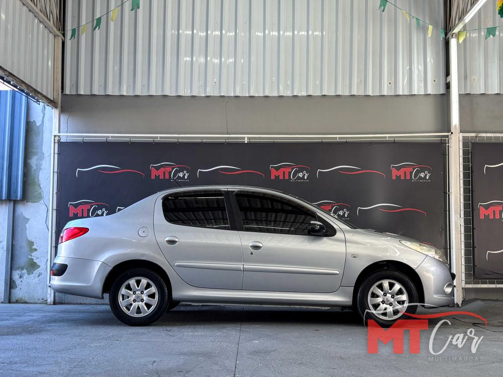 PEUGEOT 207 Sedan - Foto