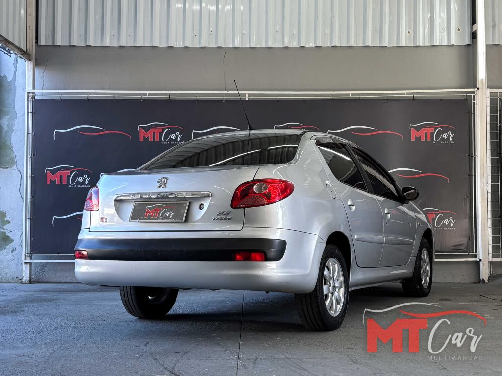 PEUGEOT 207 Sedan - Foto