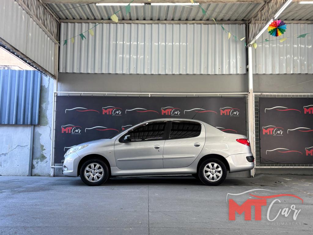 PEUGEOT 207 Sedan - Foto