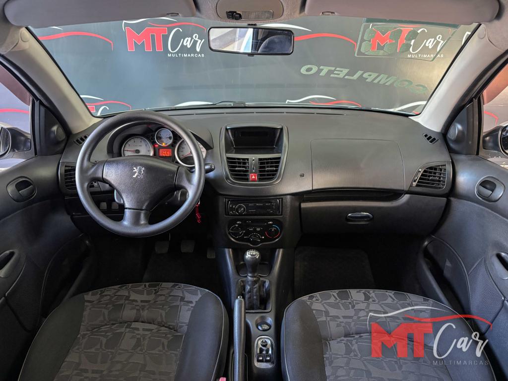 PEUGEOT 207 Sedan - Foto
