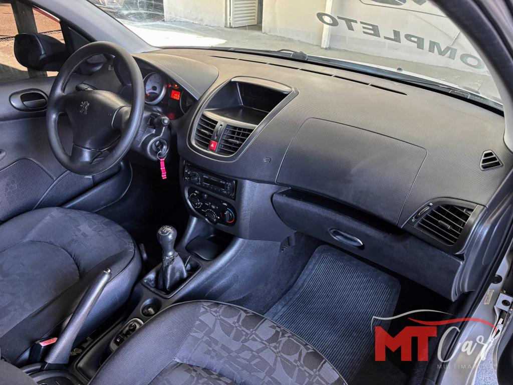PEUGEOT 207 Sedan - Foto