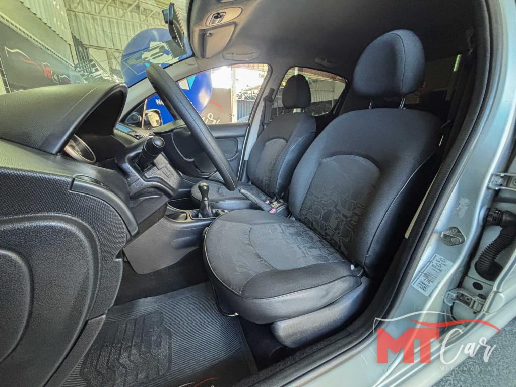 PEUGEOT 207 Sedan - Foto