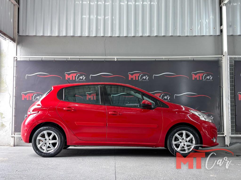 PEUGEOT 208 - Foto