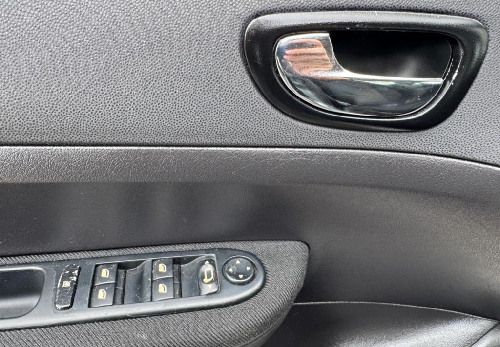 PEUGEOT 307 Hatch - Miniatura