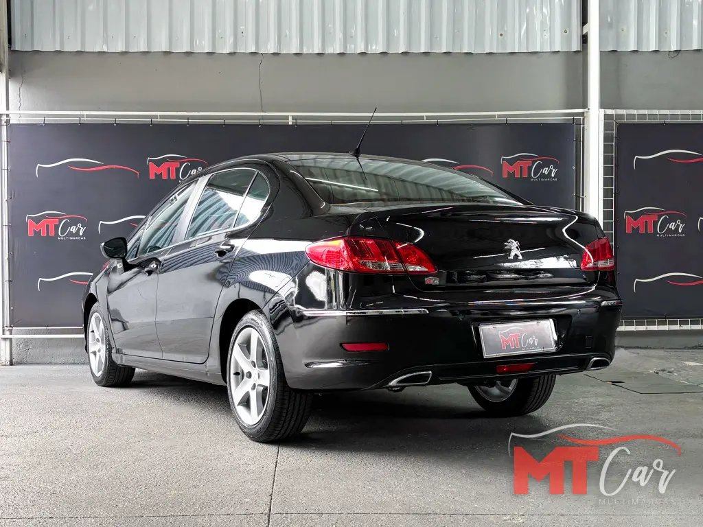 PEUGEOT 408 Sedan - Foto