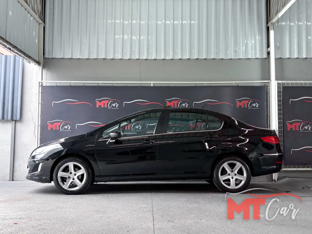 PEUGEOT 408 Sedan - Foto
