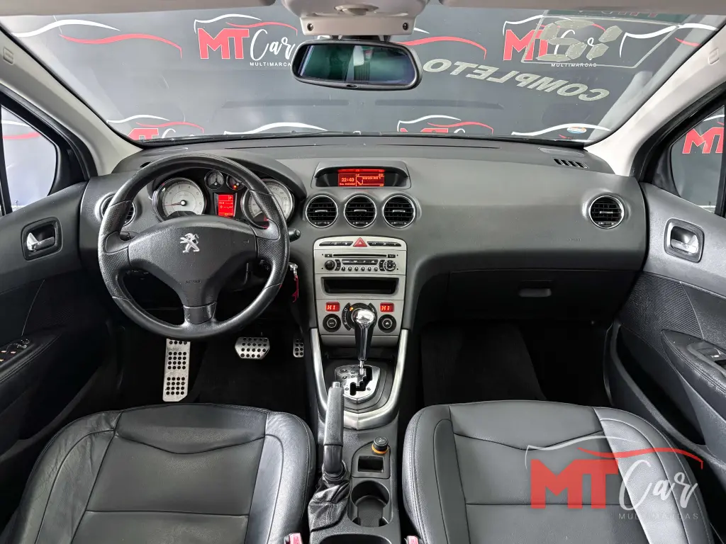 PEUGEOT 408 Sedan - Foto