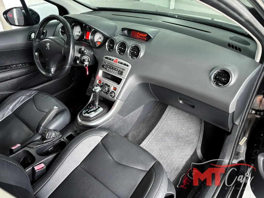 PEUGEOT 408 Sedan - Foto