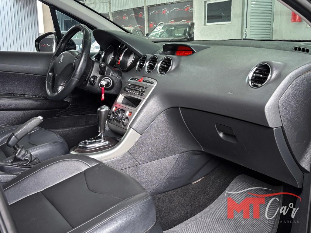 PEUGEOT 408 Sedan - Foto