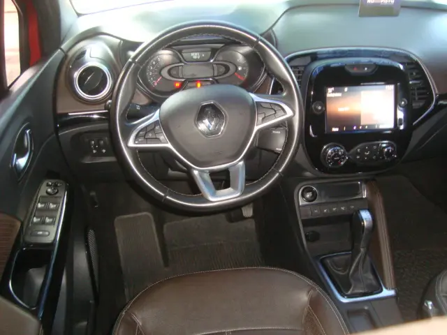 RENAULT Captur - Foto