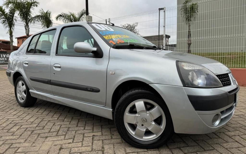 RENAULT Clio Sedan - Foto