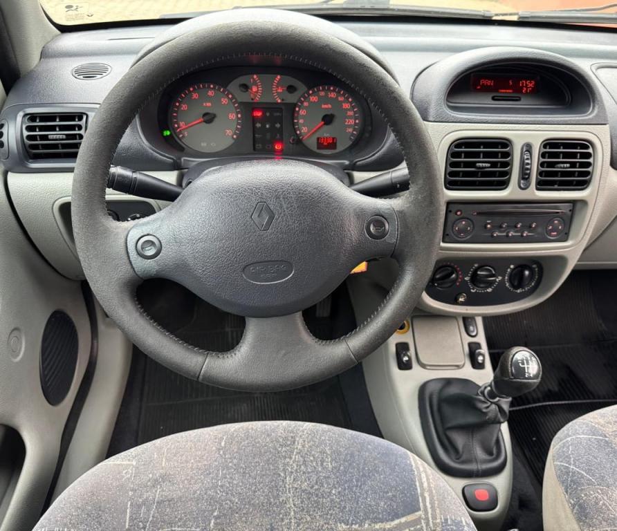 RENAULT Clio Sedan - Foto