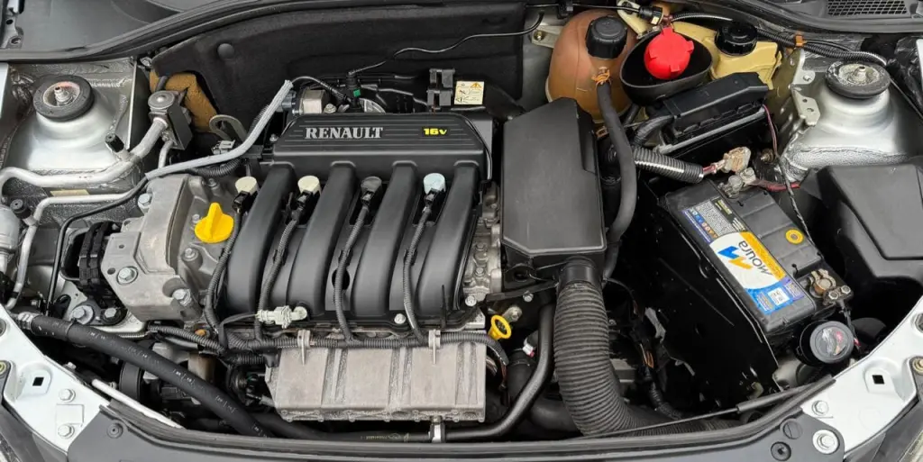 RENAULT Clio Sedan - Foto