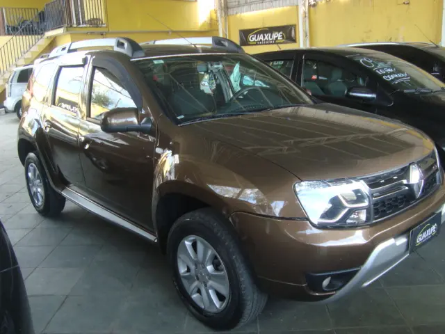 RENAULT Duster