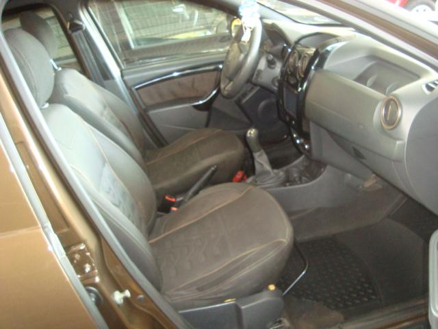 RENAULT Duster - Foto