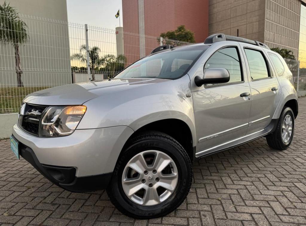 RENAULT Duster