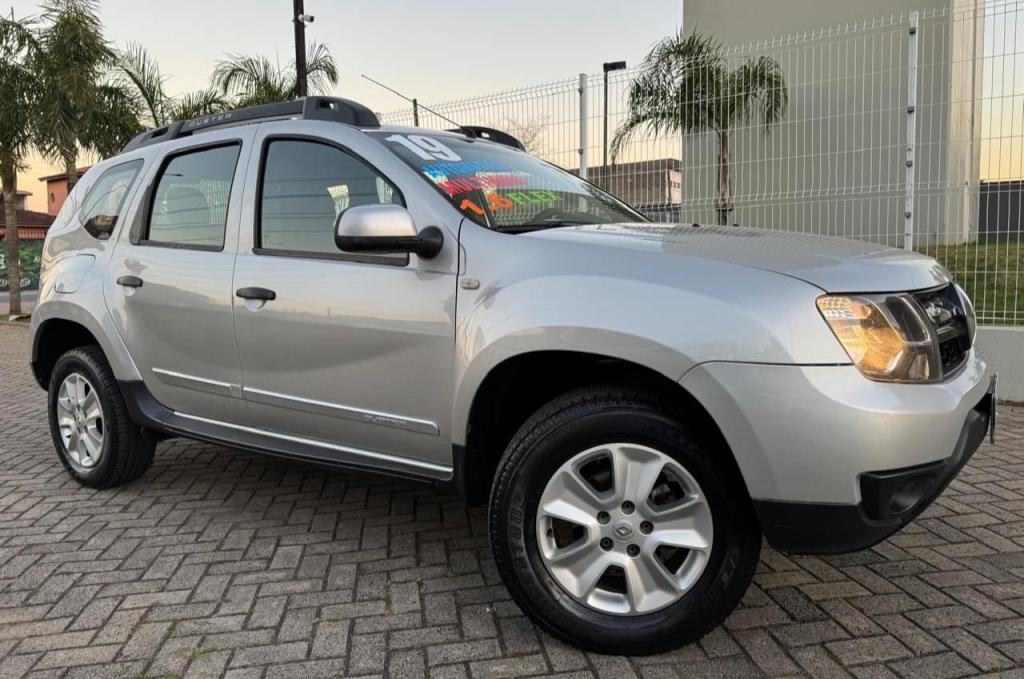 RENAULT Duster - Foto