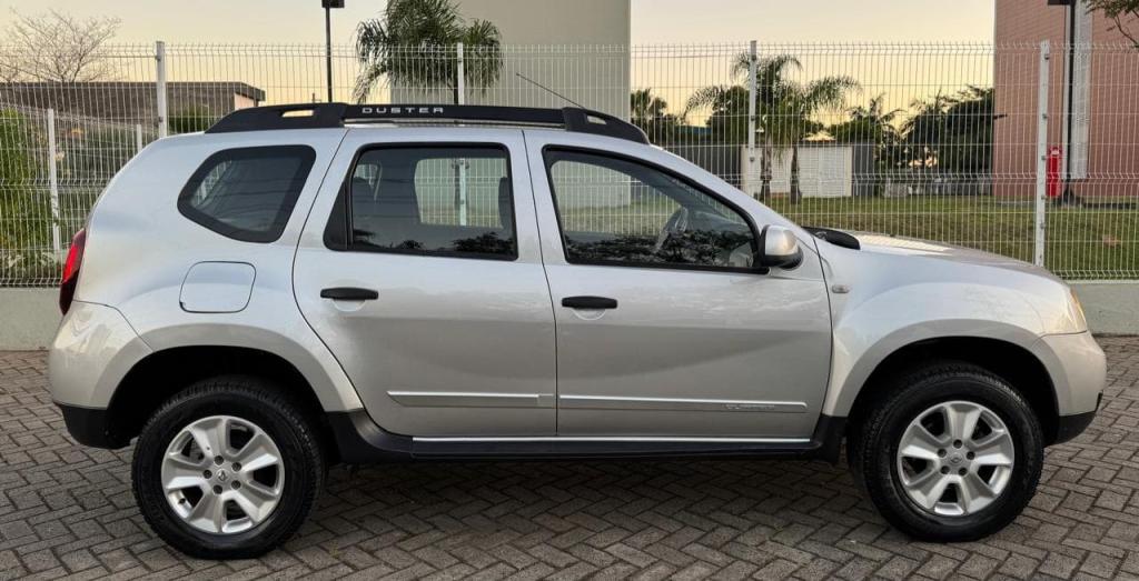 RENAULT Duster - Foto