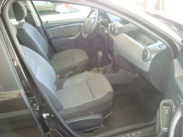 RENAULT Duster - Foto