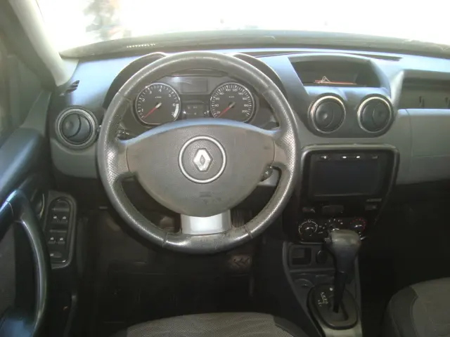 RENAULT Duster - Foto