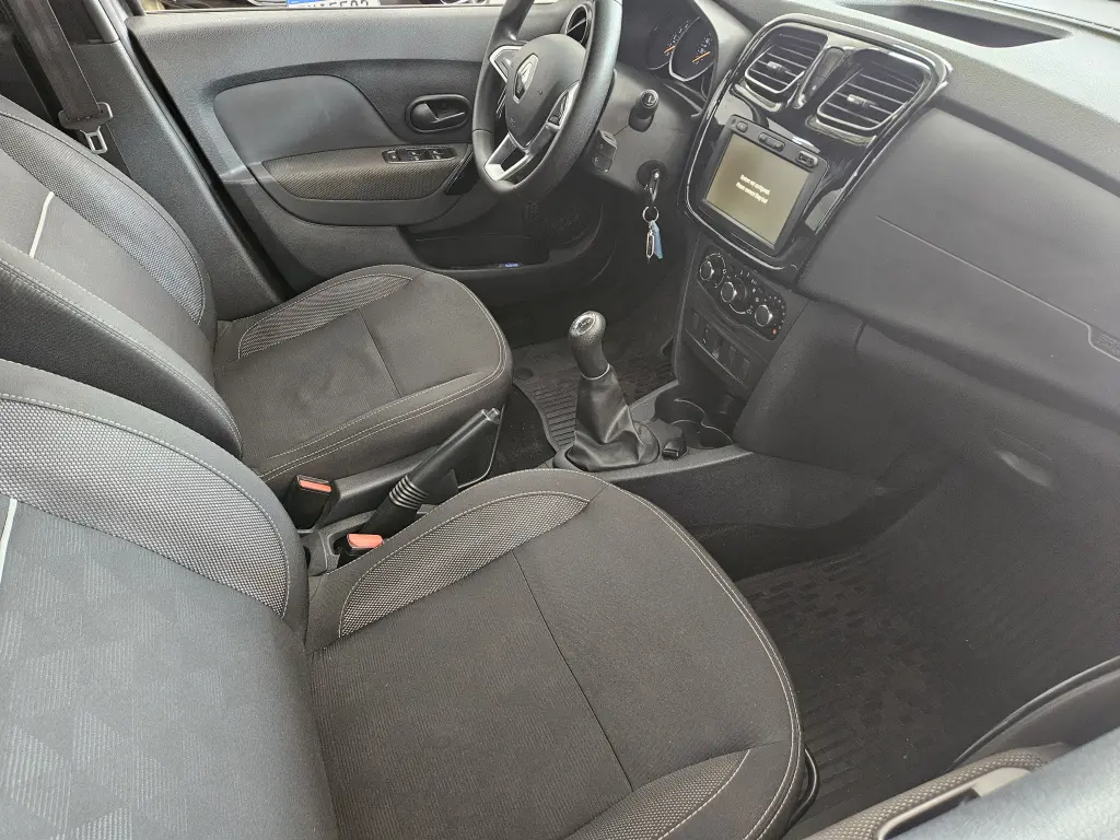 RENAULT Logan - Foto