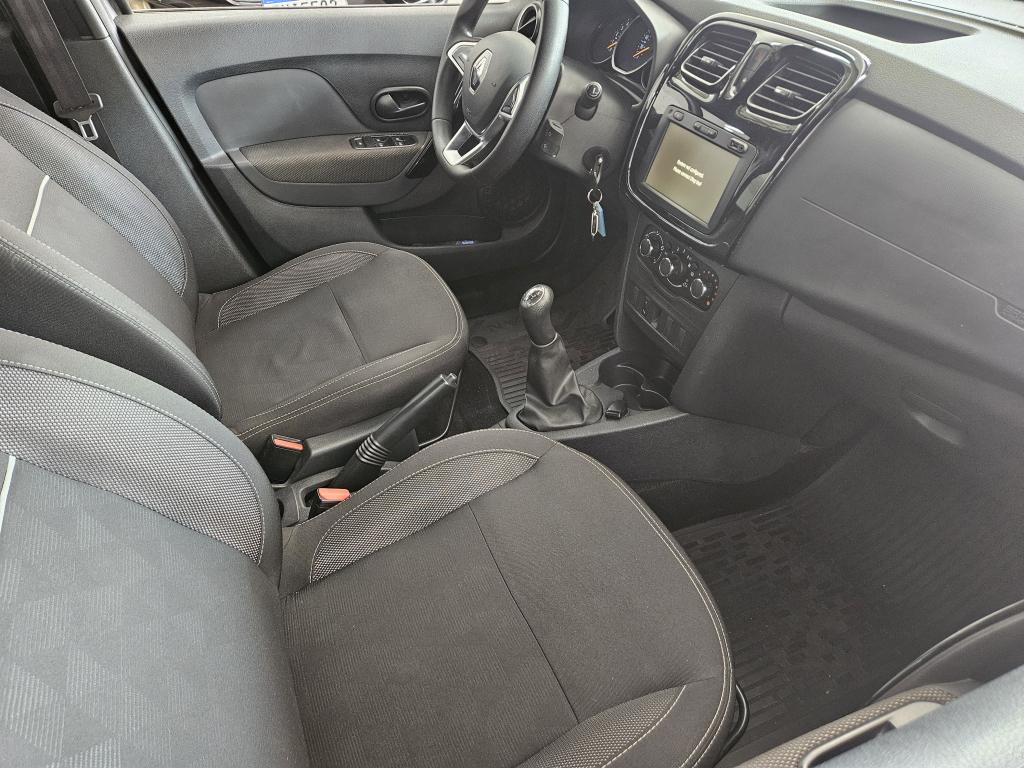 RENAULT Logan - Foto