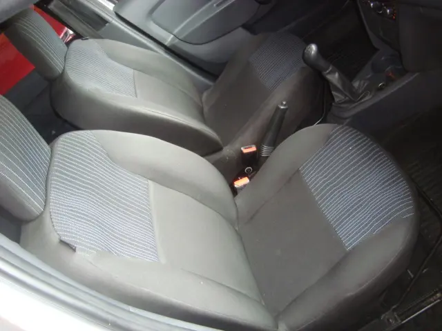 RENAULT Logan - Foto