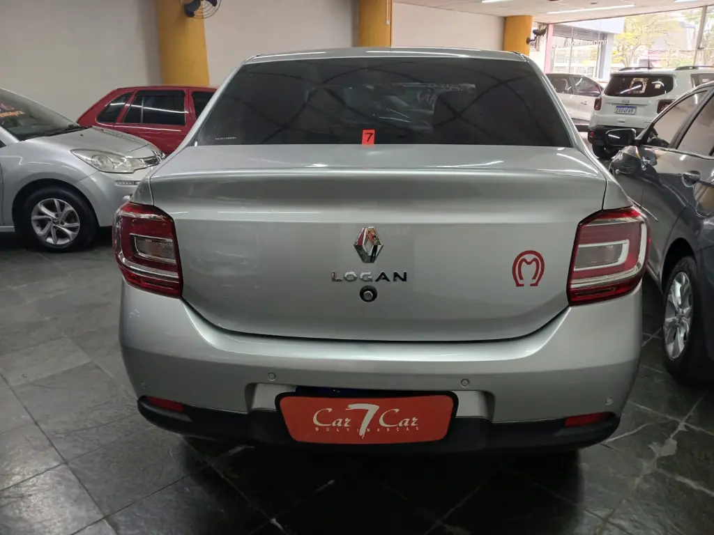 RENAULT Logan - Foto