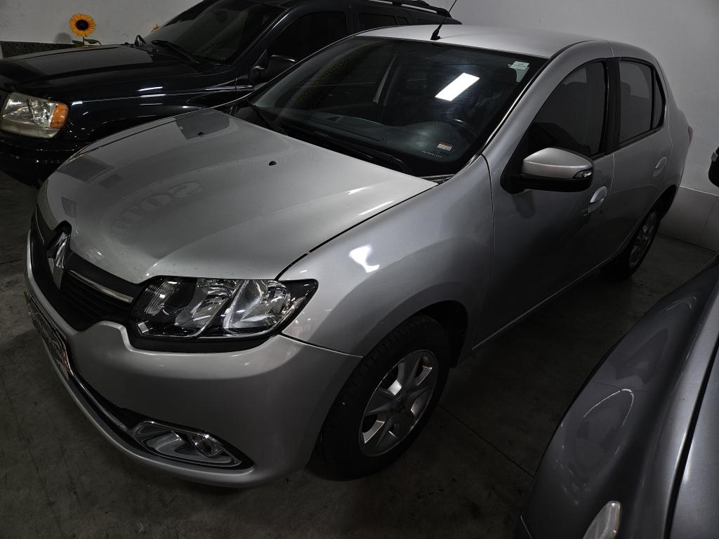 RENAULT Logan - Foto