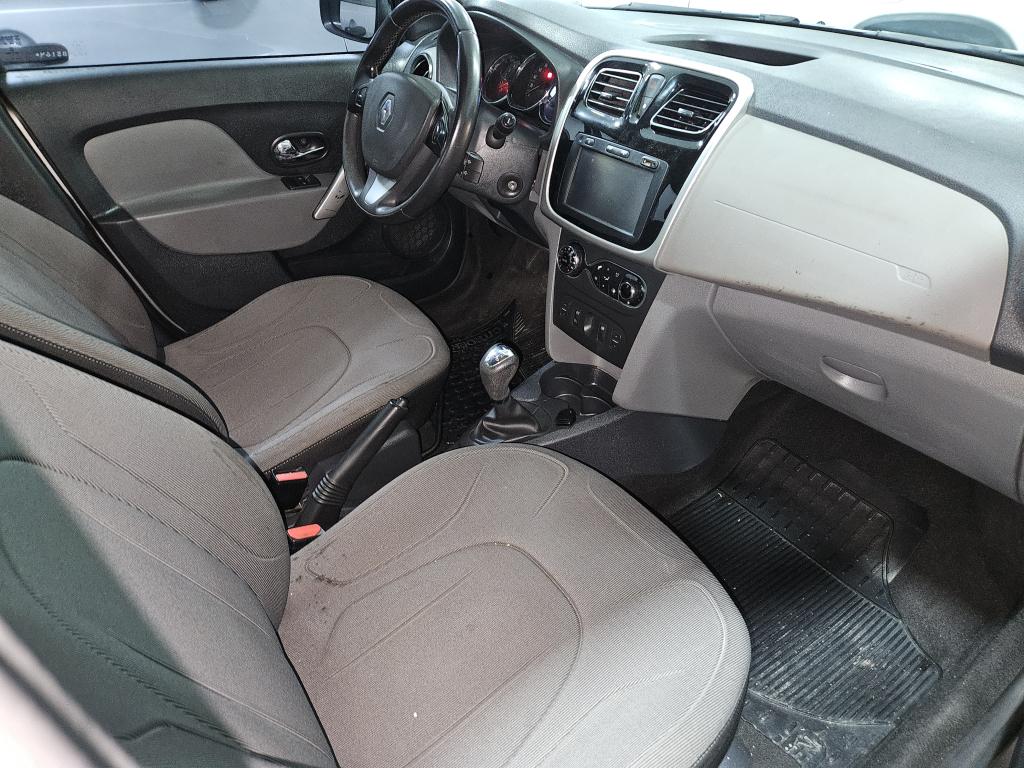 RENAULT Logan - Foto