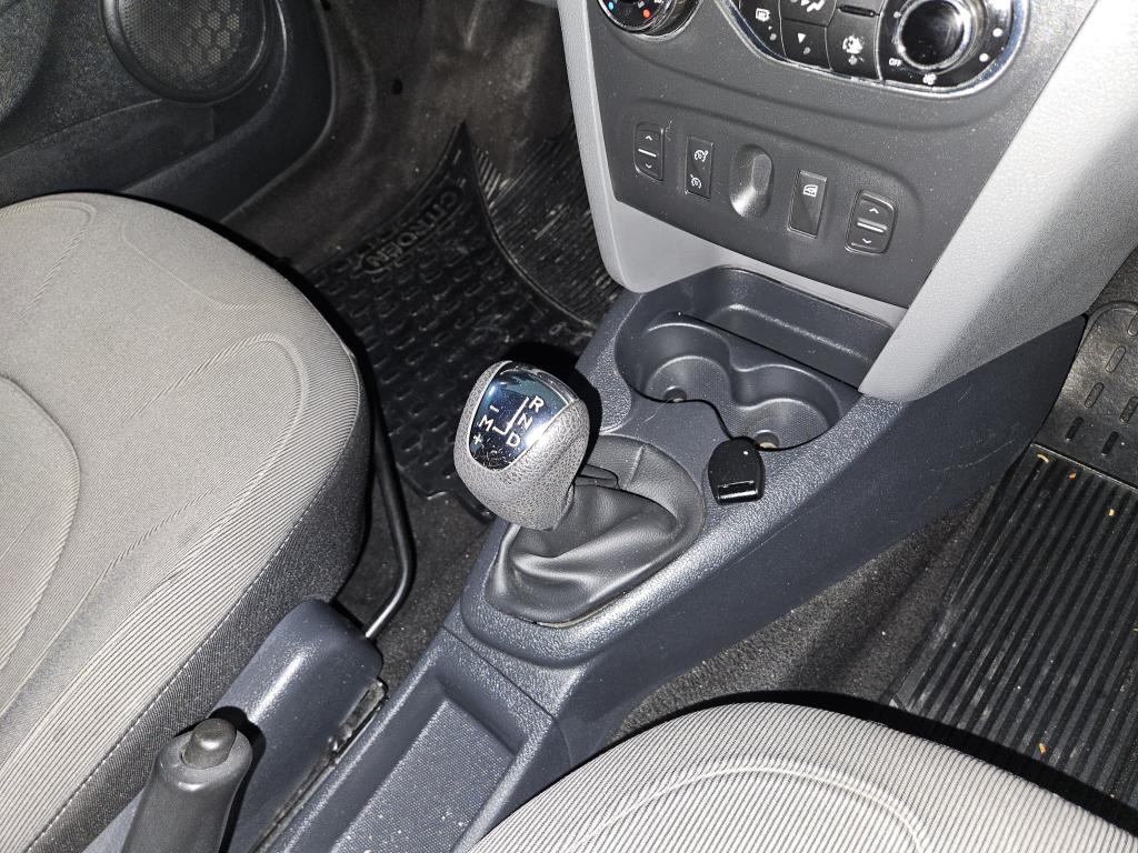 RENAULT Logan - Foto